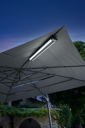 Eclairage - lumière- Grand Parasol blanc - Salon de Jardin - Jardinerie - Les jardins de Gabiani - Perpignan