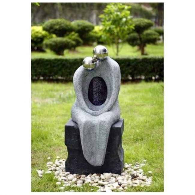 Fontaine Extérieure – Couple's Picture