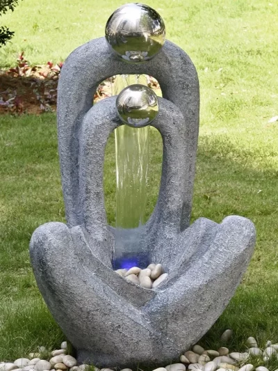 Fontaine Extérieure – Father's Love