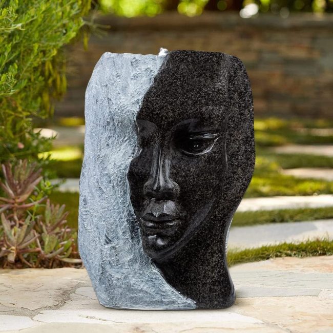 Fontaine Extérieure – Lady's Face